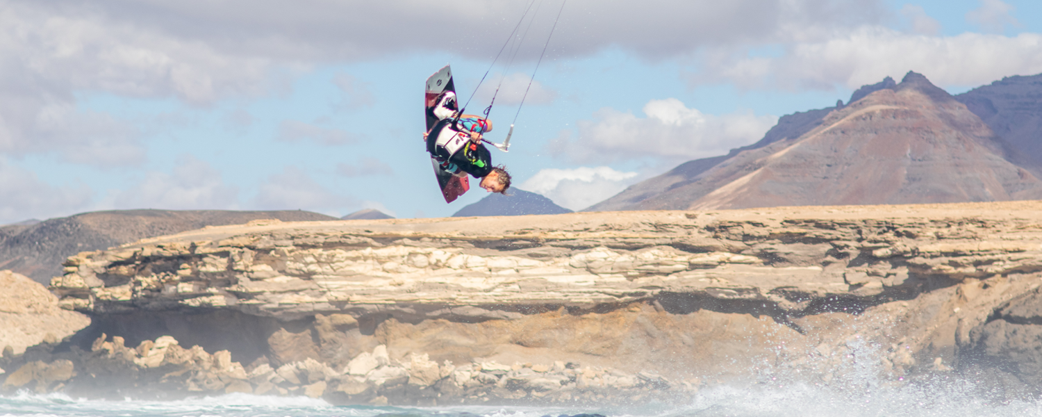 detail obrazekxcal carbon kiteboard twin tip 2021 windsurfing karlin
